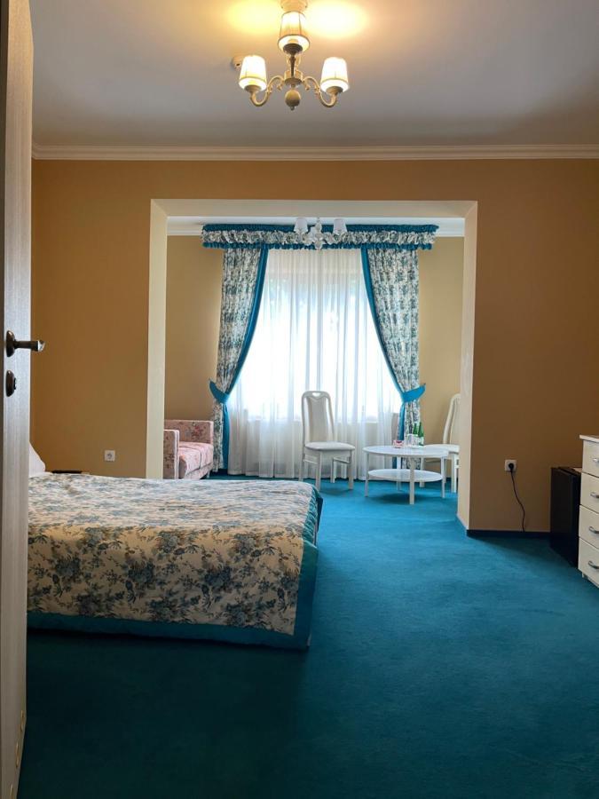 Provans Hotel *